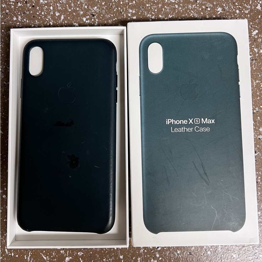 iPhone X Max original leather green case.